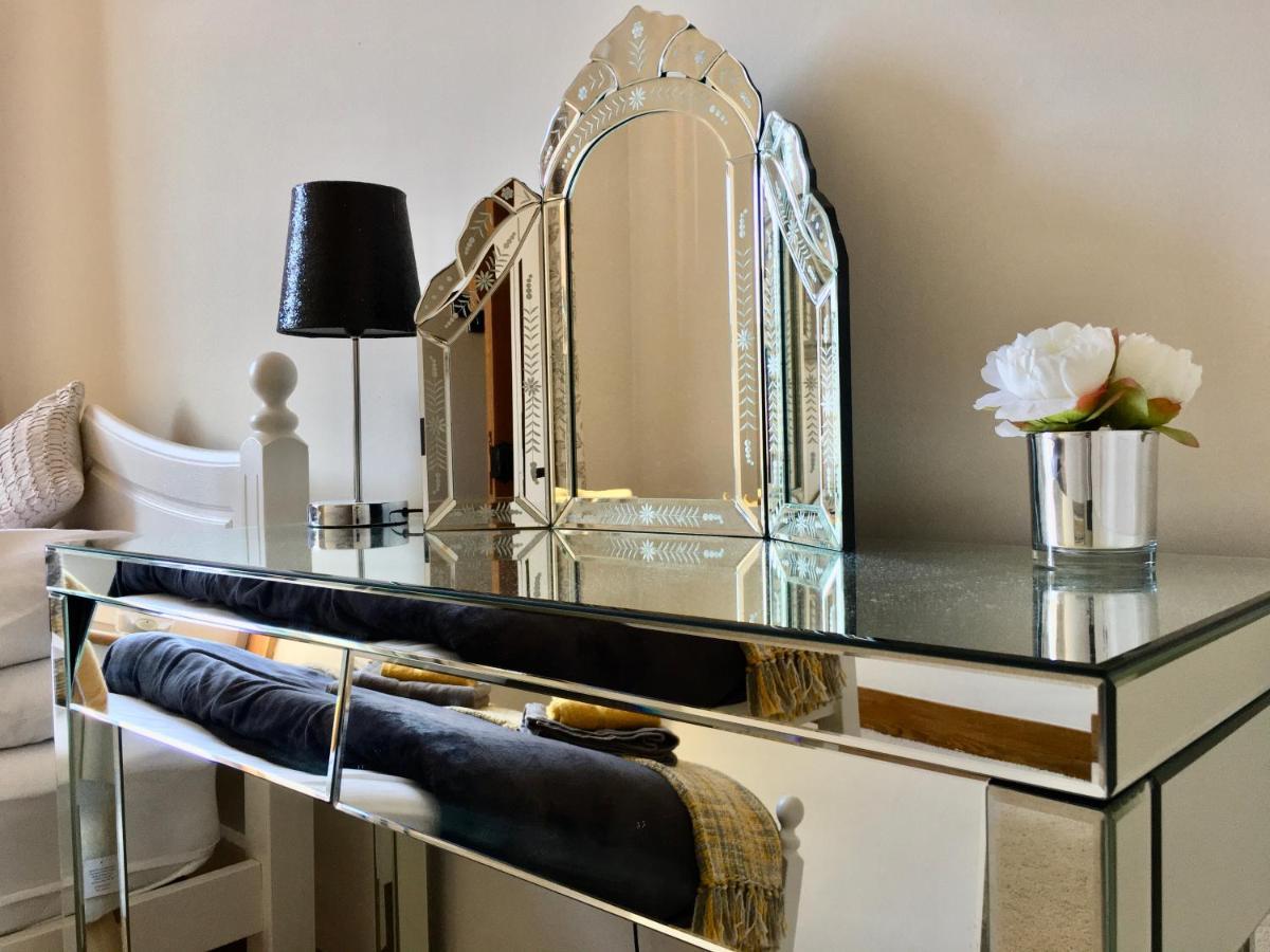 Cosy 2 Bedroom Central Apartment - Free Parking, Free WiFi Aberdeen Buitenkant foto