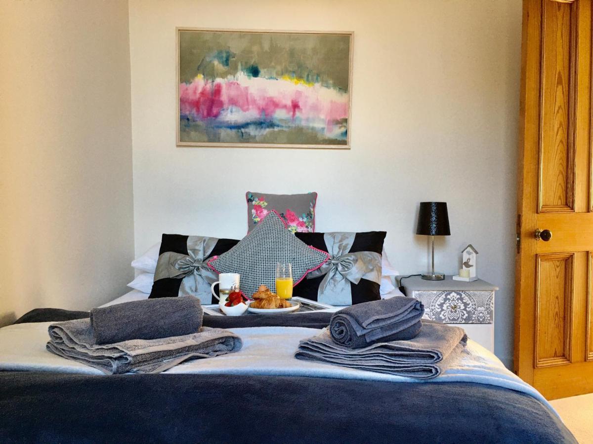 Cosy 2 Bedroom Central Apartment - Free Parking, Free WiFi Aberdeen Buitenkant foto