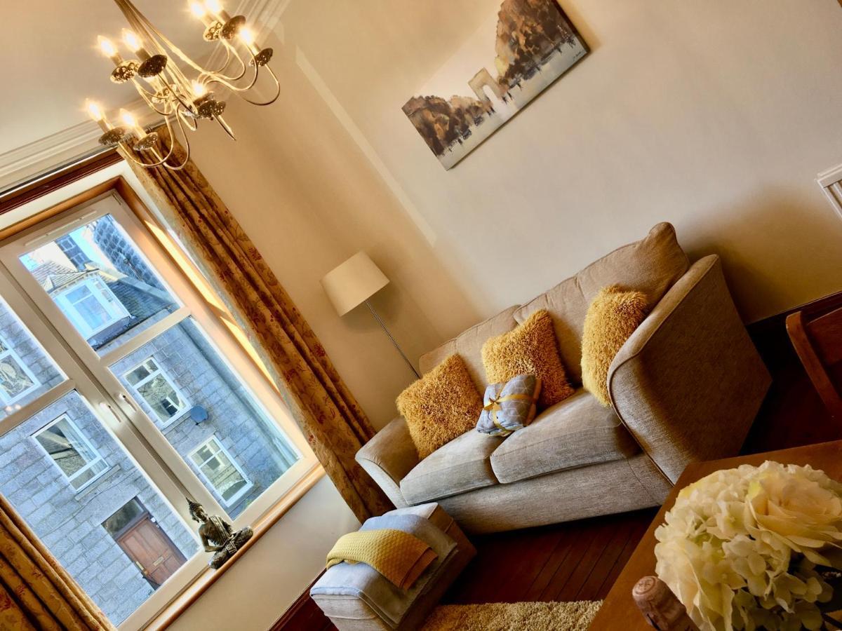 Cosy 2 Bedroom Central Apartment - Free Parking, Free WiFi Aberdeen Buitenkant foto