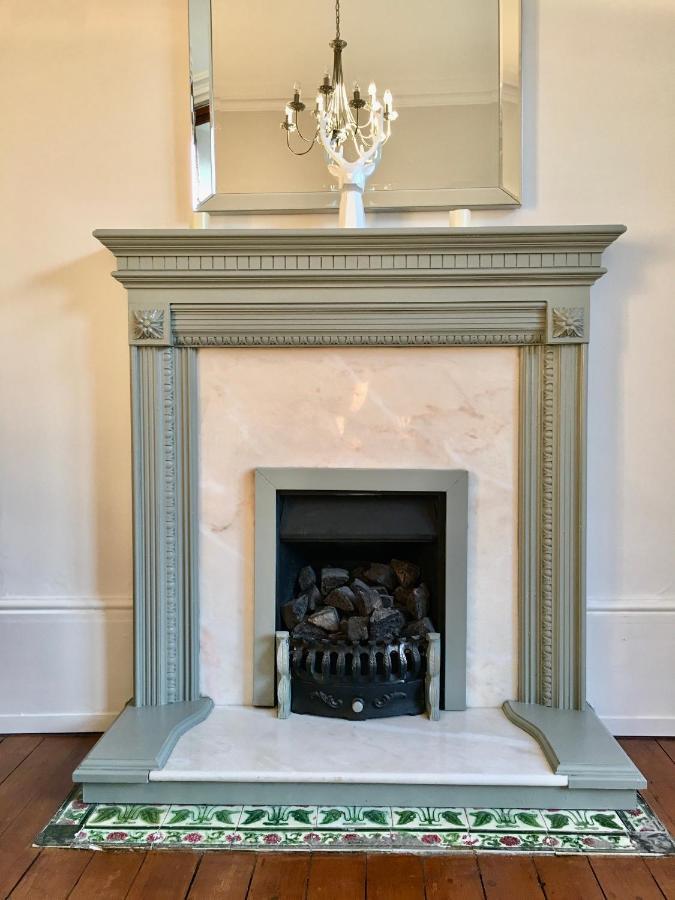 Cosy 2 Bedroom Central Apartment - Free Parking, Free WiFi Aberdeen Buitenkant foto