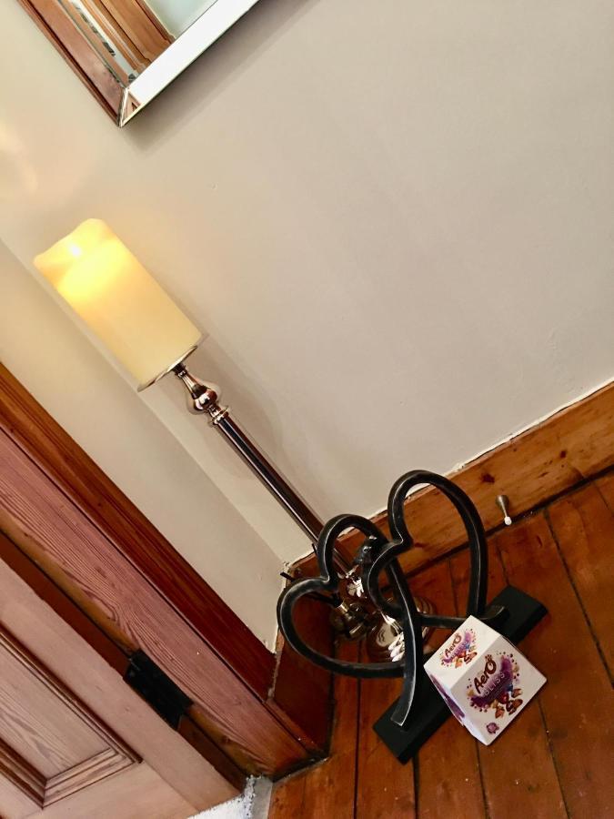 Cosy 2 Bedroom Central Apartment - Free Parking, Free WiFi Aberdeen Buitenkant foto